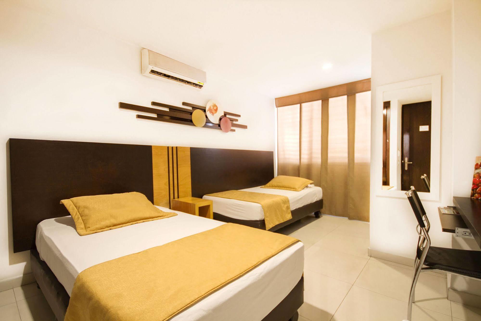 קאלי Aw Hotel Ariston Las Vegas De Granada מראה חיצוני תמונה